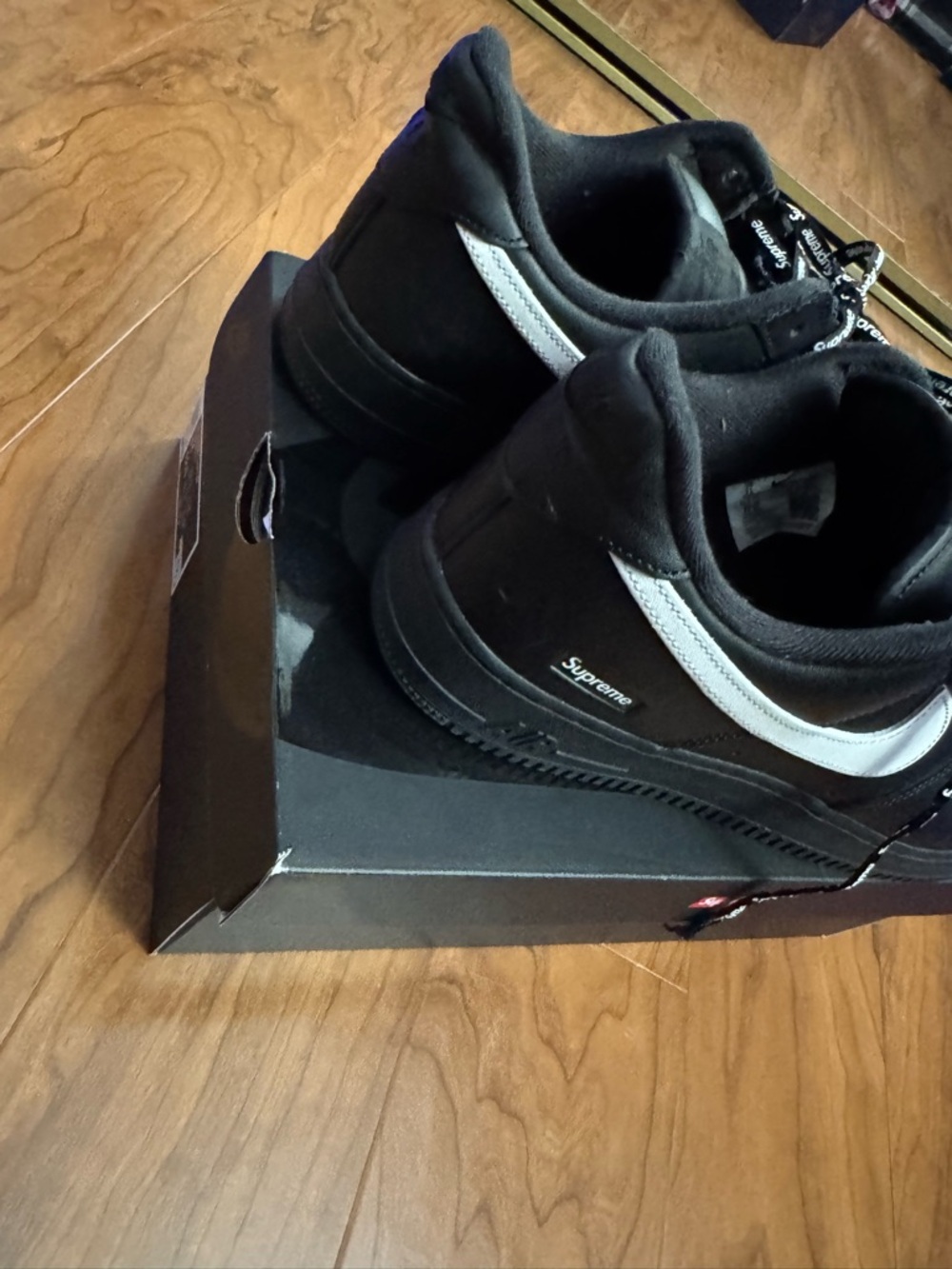 Supreme Black Sneakers AF1 with White Swoosh - Picture 5 of 9